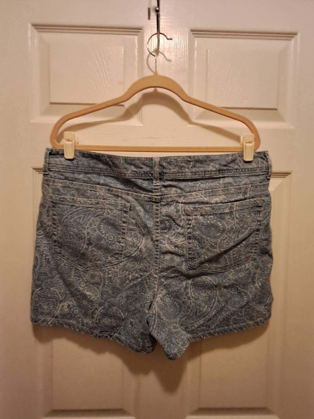 Faded Glory Light Blue Paisley Cotton Women's Shorts Size 16 - Picture 2 of 5